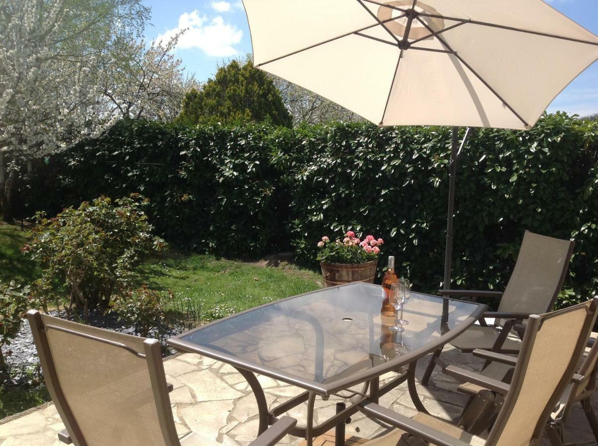 Chez Irene Bed & Breakfast Saint-Quentin-la-Tour Екстериор снимка